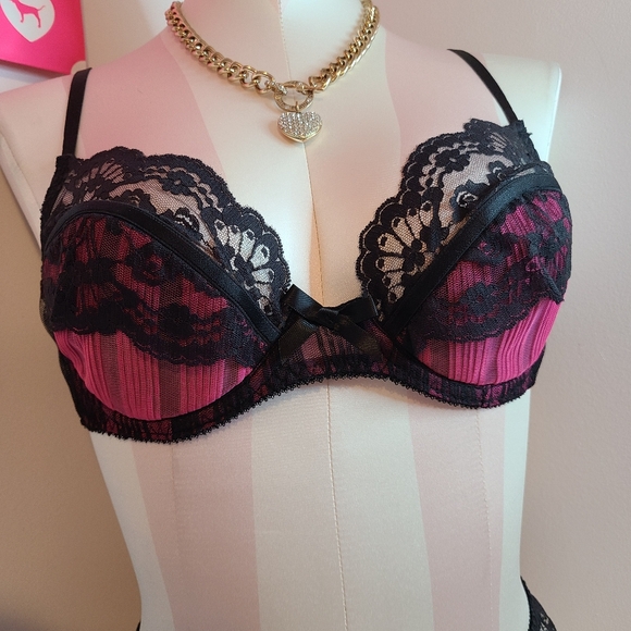 VTG VS Sexy Little Things Cheeky Ruffles Lace Bra/ Panty Set Size 36B/Lg - Picture 2 of 9